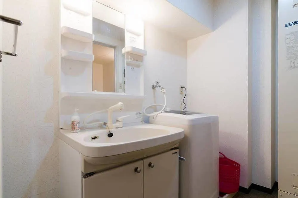Shinsaibashi Nishinagahori Apartment Ōsaka 0*,  Japon
